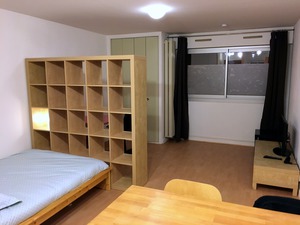 pièce principale studio meublee boulogne